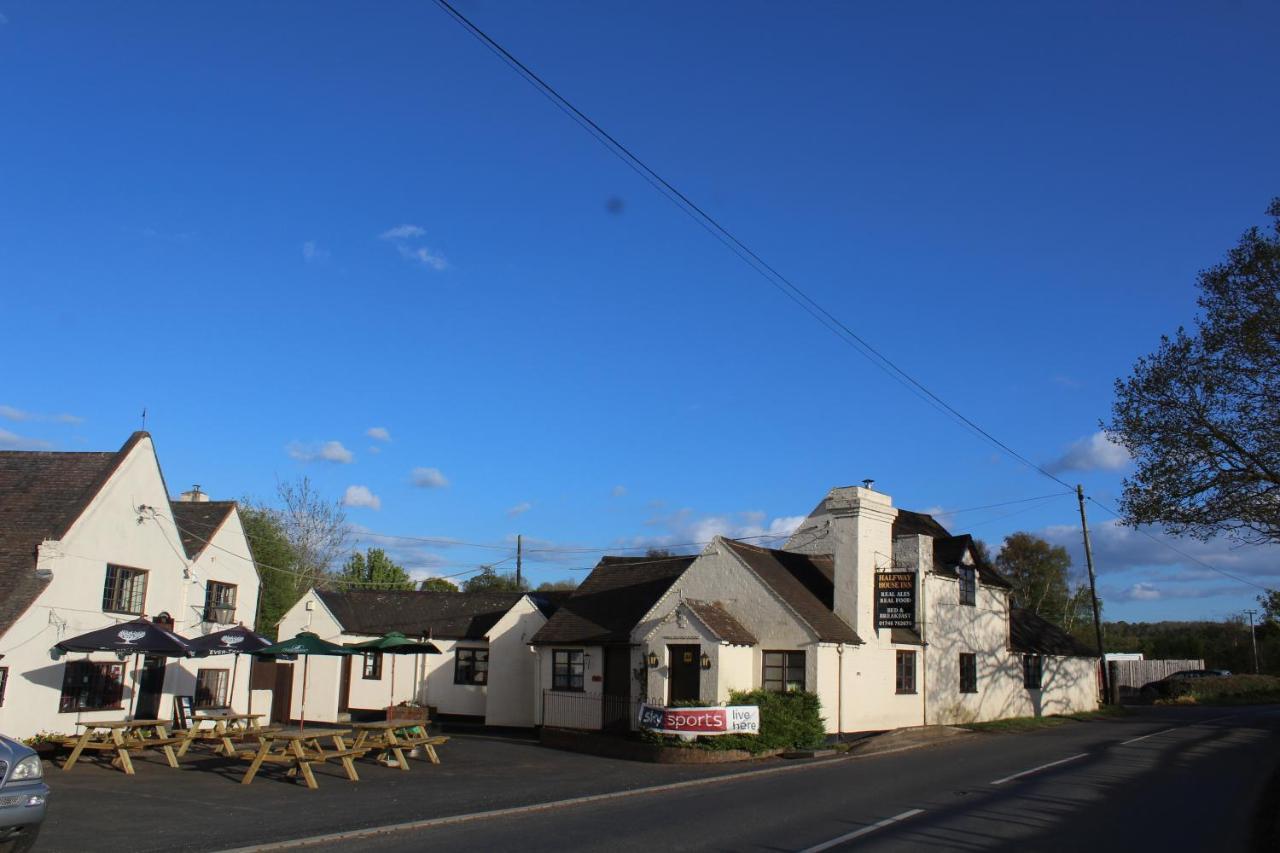 Halfway House Inn & Cottages Бриджнорт Екстериор снимка