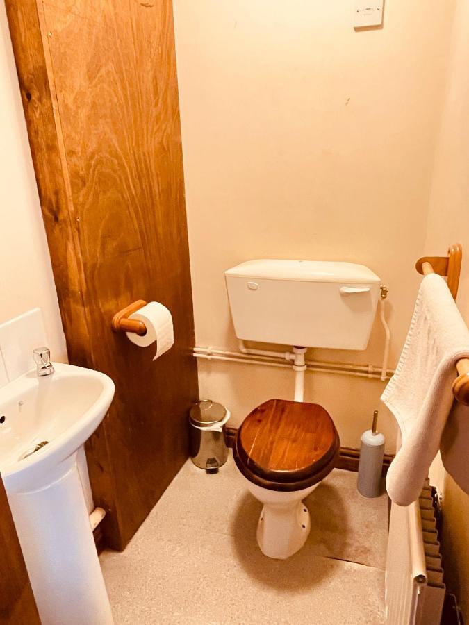Halfway House Inn & Cottages Бриджнорт Екстериор снимка
