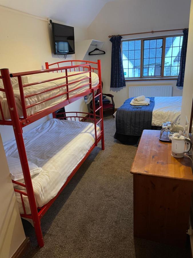 Halfway House Inn & Cottages Бриджнорт Екстериор снимка